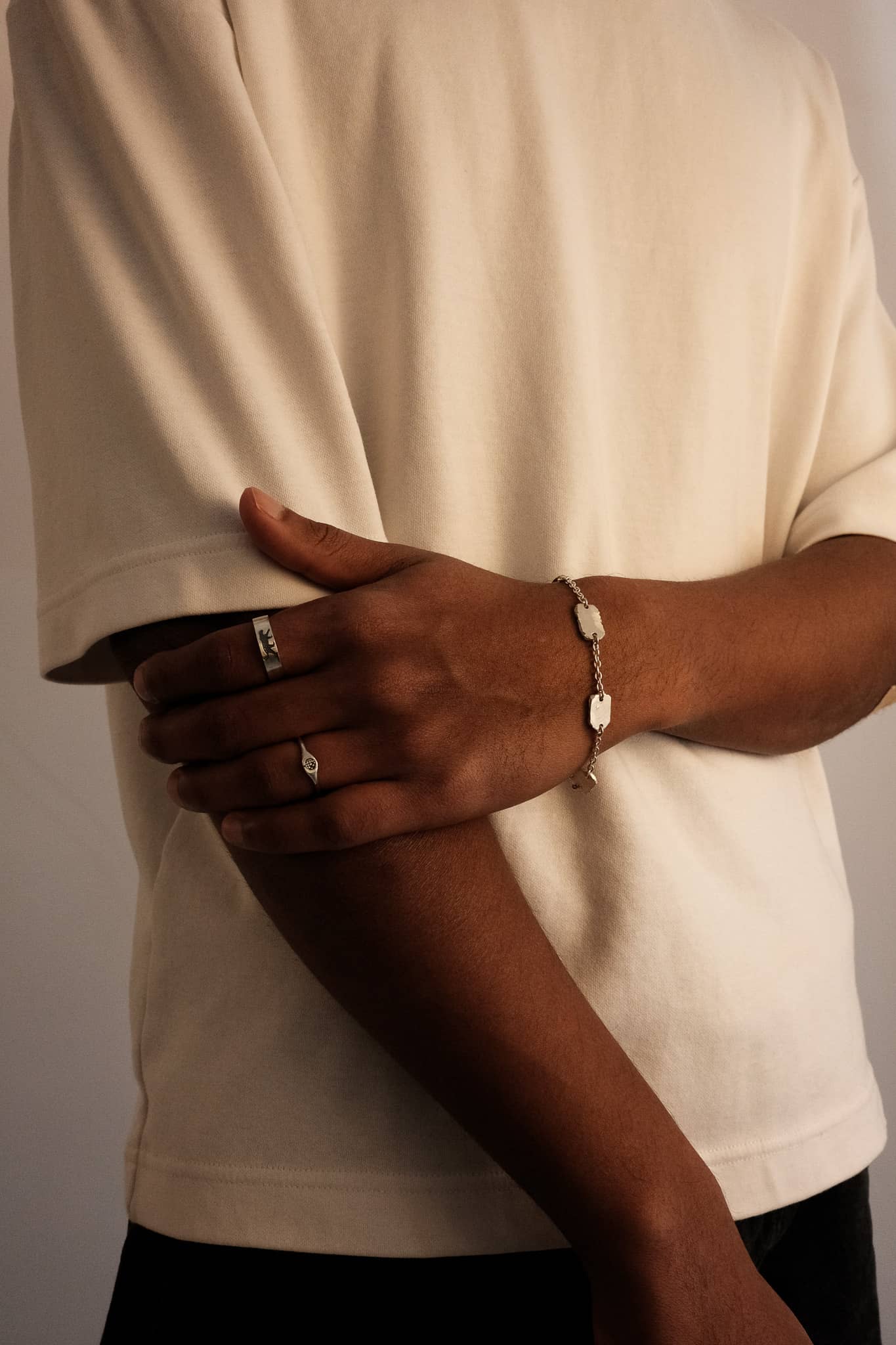 tab bracelet. - Image 4